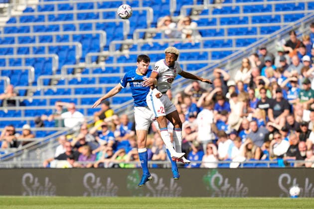 Everton v LOSC, Pre-Season Friendly Michael Keane of Everton competes for a header with Noah Edjouma of Lille OSC during the Everton v LOSC Pre-Season Friendly match at the Hill Dickinson Stadium, Liverpool, England on 15 August 2026 Credit: Steve Flynn Every Second Media Editorial use only. All images are copyright Every Second Media Limited. No images may be reproduced without prior permission. Copyright: xIMAGO EveryxSecondxMediax ESM-2091-0063 StevexFlynnx xEveryxSecondxMediax