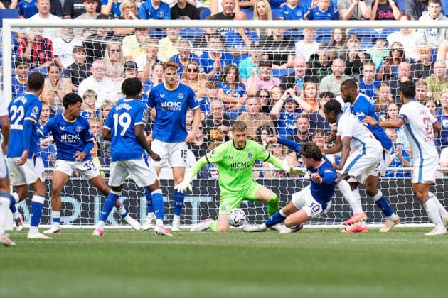 Everton v LOSC, Pre-Season Friendly Hayden Hackney of Everton clears the ball during the Everton v LOSC Pre-Season Friendly match at the Hill Dickinson Stadium, Liverpool, England on 15 August 2026 Credit: Steve Flynn Every Second Media Editorial use only. All images are copyright Every Second Media Limited. No images may be reproduced without prior permission. Copyright: xIMAGO EveryxSecondxMediax ESM-2091-0070 StevexFlynnx xEveryxSecondxMediax