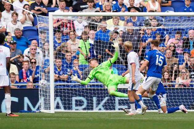 Everton v LOSC, Pre-Season Friendly Hakon Haraldsson of Lille OSC scores a goal to make it 1-1 in the 92nd minute during the Everton v LOSC Pre-Season Friendly match at the Hill Dickinson Stadium, Liverpool, England on 15 August 2026 Credit: Steve Flynn Every Second Media Editorial use only. All images are copyright Every Second Media Limited. No images may be reproduced without prior permission. Copyright: xIMAGO EveryxSecondxMediax ESM-2091-0075 StevexFlynnx xEveryxSecondxMediax