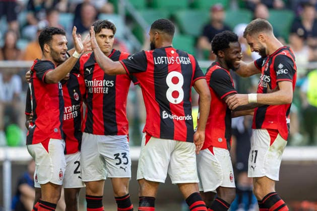 Manchester United, ManU v AC Milan Friendly Mach Goncalo Ramos, Samuel Chukwueze, Davide Bartesaghi, a8 during a friendly match between Manchester United and AC Milan in Wroclaw,Poland on August 15, 2026 Wroclaw Poland  Copyright: xAndrzejxIwanczukx originalFilename:iwanczuk-manchest260815_npoOx.jpg