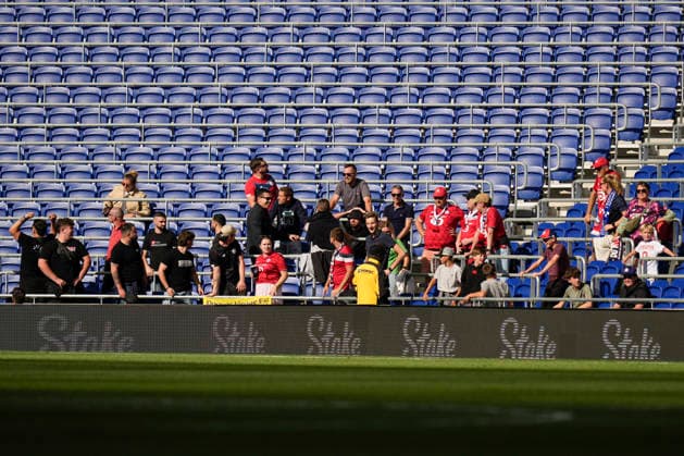 Everton v LOSC, Pre-Season Friendly The travelling Lille fans during the Everton v LOSC Pre-Season Friendly match at the Hill Dickinson Stadium, Liverpool, England on 15 August 2026 Credit: Steve Flynn Every Second Media Editorial use only. All images are copyright Every Second Media Limited. No images may be reproduced without prior permission. Copyright: xIMAGO EveryxSecondxMediax ESM-2091-0078 StevexFlynnx xEveryxSecondxMediax