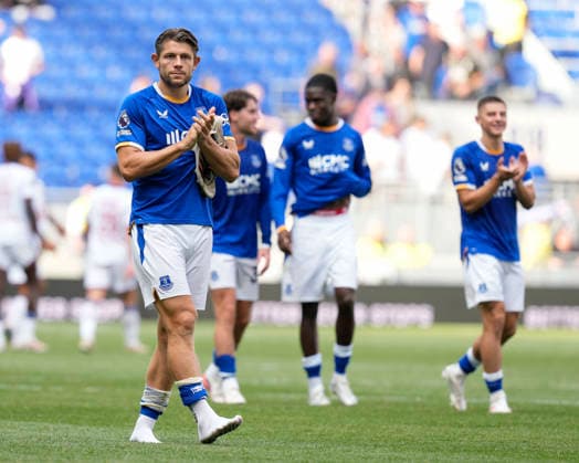 Everton v LOSC, Pre-Season Friendly James Tarkowski of Everton salutes the fans after the Everton v LOSC Pre-Season Friendly match at the Hill Dickinson Stadium, Liverpool, England on 15 August 2026 Credit: Steve Flynn Every Second Media Editorial use only. All images are copyright Every Second Media Limited. No images may be reproduced without prior permission. Copyright: xIMAGO EveryxSecondxMediax ESM-2091-0079 StevexFlynnx xEveryxSecondxMediax