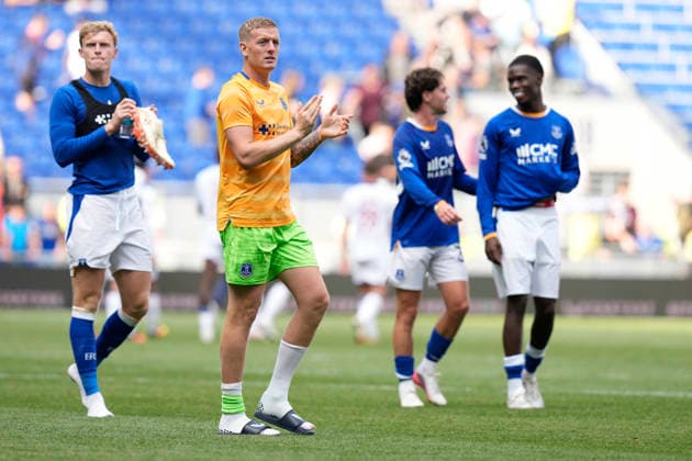 Everton v LOSC, Pre-Season Friendly Jordan Pickford of Everton salutes the fans after the Everton v LOSC Pre-Season Friendly match at the Hill Dickinson Stadium, Liverpool, England on 15 August 2026 Credit: Steve Flynn Every Second Media Editorial use only. All images are copyright Every Second Media Limited. No images may be reproduced without prior permission. Copyright: xIMAGO EveryxSecondxMediax ESM-2091-0080 StevexFlynnx xEveryxSecondxMediax