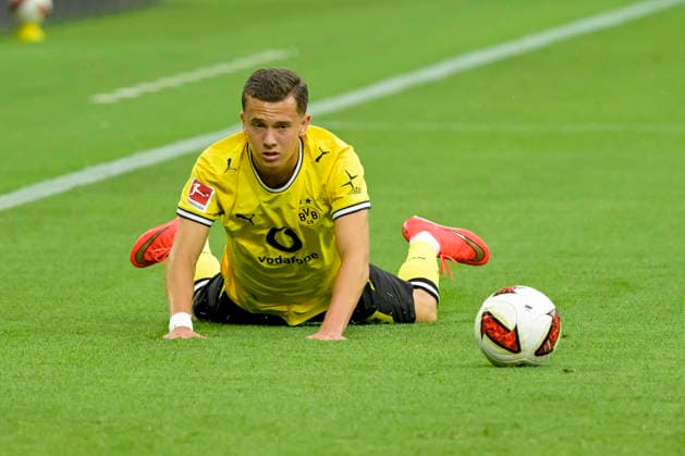 Konstantinos Karetsas (Borussia Dortmund) looks on during the pre-season friendly match between Borussia Dortmund and AS Roma at Signal Iduna Park on August 15, 2026 in Dortmund, Germany. (Photo by Max Maiwald DeFodi Images) - *** Konstantinos Karetsas of Borussia Dortmund looks on during the preseason friendly match between Borussia Dortmund and AS Roma at Signal Iduna Park on August 15, 2026, in Dortmund, Germany. Photo by Max Maiwald, DeFodi Images
