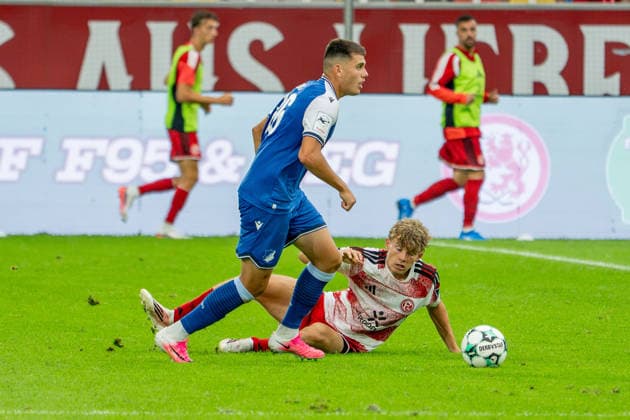 15.08.2026, xkkux, Fußball, Fortuna Düsseldorf - TSG 1899 Hoffenheim II, 3.Liga, MERKUR SPIEL-ARENA, 2. Spieltag, Saison 2026 2027: Jakov Dedic (TSG Hoffenheim II 36) DFB regulations prohibit any use of photographs as image sequences and or quasi-video. Nordrhein-Westfalen Deutschland *** August 15, 2026, xkkux, Soccer, Fortuna Düsseldorf vs. TSG 1899 Hoffenheim II, 3. Liga, MERKUR SPIEL ARENA, Matchday 2, 2026–2027 Season, Jakov Dedic, TSG Hoffenheim II, 36. DFB regulations prohibit any use of photographs as image sequences and or quasi-video. North Rhine-Westphalia, Germany