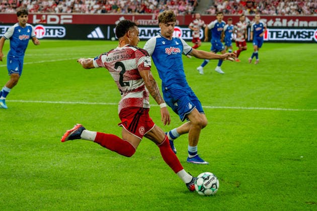 15.08.2026, xkkux, Fußball, Fortuna Düsseldorf - TSG 1899 Hoffenheim II, 3.Liga, MERKUR SPIEL-ARENA, 2. Spieltag, Saison 2026 2027: Steven van der Sloot (Fortuna Düsseldorf 02) im Zweikampf gegen Maximilian Raphael Theuer (TSG Hoffenheim II 47) DFB regulations prohibit any use of photographs as image sequences and or quasi-video. Nordrhein-Westfalen Deutschland *** August 15, 2026, xkkux, Soccer, Fortuna Düsseldorf vs. TSG 1899 Hoffenheim II, 3. Liga, MERKUR SPIEL ARENA, Matchday 2, 2026–2027 Season: Steven van der Sloot of Fortuna Düsseldorf 02 in a tackle against Maximilian Raphael Theuer of TSG Hoffenheim II, 47. DFB regulations prohibit any use of photographs as image sequences and or quasi-video. North Rhine-Westphalia, Germany