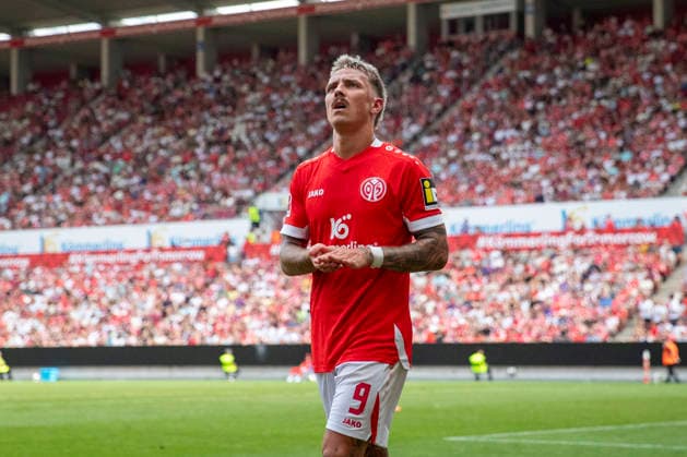 GER, Mainz, Fussball, Testspiel, FSV Mainz 05 vs. AFC Bournemouth im Bild v.l.: Phillip Tietz (FSV Mainz 05 09), 15.08.2026, MEWA-Arena Mainz DFL DFB REGULATIONS PROHIBIT ANY USE OF PHOTOGRAPHS AS IMAGE SEQUENCES AND OR QUASI-VIDEO, *** GER, Mainz, Soccer, Friendly Match, FSV Mainz 05 vs. AFC Bournemouth (pictured, from left: Phillip Tietz, FSV Mainz 05 09), August 15, 2026, MEWA Arena, Mainz. DFL and DFB regulations prohibit any use of photographs as image sequences and or quasi-video, Copyright: HMBxMedia PaulxFritz