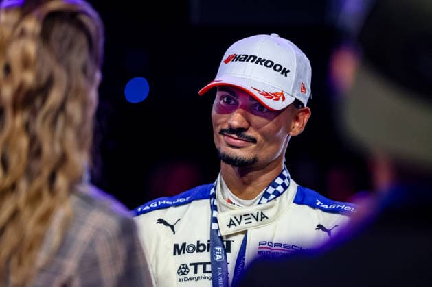 Pascal Wehrlein (Porsche Formula E Team, 94) im Interview nach dem Rennen, ABB FIA Formula E World Championship, WM, Weltmeisterschaft London e-Prix 2026, Vereinigtes Koenigreich, Saison 12 2025 26, Runde 16, 15.07.2026, ABB FIA Formula E World Championship, London e-Prix 2026, Vereinigtes Koenigreich, Saison 12 2025 26, Runde 16, 15.07.2026 London *** Pascal Wehrlein, Porsche Formula E Team, No. 94, in a post-race interview, ABB FIA Formula E World Championship, London e-Prix 2026, United Kingdom, Season 12 (2025–26), Round 16, July 15, 2026, ABB FIA Formula E World Championship, 2026 London ePrix, United Kingdom, Season 12 (2025–26), Round 16, July 15, 2026, London Copyright: xEibner-Pressefoto LauraxRoemerx EP_LRR