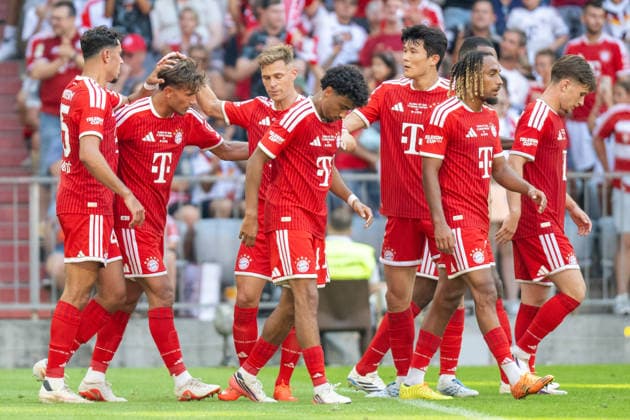 Torjubel zum 2:1, Tim Binder 46 (FC Bayern Muenchen), Tom Bischof 8 (FC Bayern Muenchen), Joshua Kimmich 6 (FC Bayern Muenchen), Nathaniel Brown 11 (FC Bayern Muenchen), Minjae Kim 3 (FC Bayern Muenchen), Sacha Boey 23 (FC Bayern Muenchen), Arijon Ibrahimovic 22 (FC Bayern Muenchen), FC Bayern Muenchen - RB Leipzig, Fussball, Telekom Cup, Freundschaftsspiel, 15.08.2026 DFB regulations prohibit any use of photographs as image sequences and or quasi-video Muenchen Bayern Deutschland *** Goal celebration after the 2-1, Tim Binder 46 FC Bayern Munich, Tom Bischof 8 FC Bayern Munich, Joshua Kimmich 6 FC Bayern Munich, Nathaniel Brown 11 FC Bayern Munich, Minjae Kim 3 FC Bayern Munich, Sacha Boey 23 FC Bayern Munich, Arijon Ibrahimovic 22 FC Bayern Munich, FC Bayern Munich vs. RB Leipzig, soccer, Telekom Cup, friendly match, August 15, 2026. DFB regulations prohibit any use of photographs as image sequences and or quasi-video. Munich, Bayern, Germany Copyright: xkolbert-press UlrichxGamelx