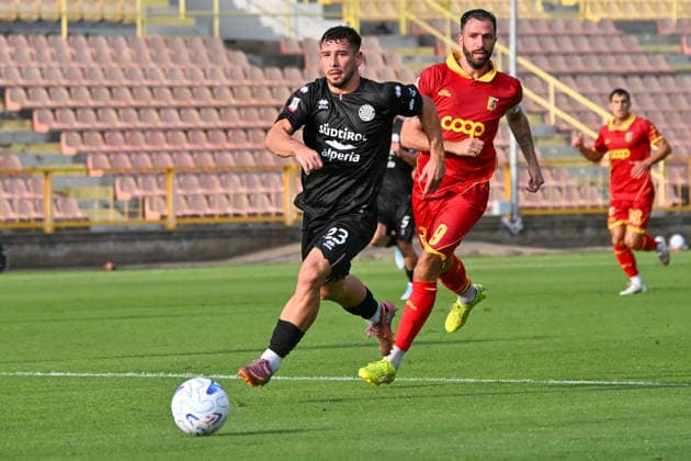 IPA87508959 - CATANZARO, ITALY - AUGUST 15: Federico Davi and Pietro Iemmello during the Coppa Italia Frecciarossa Round of 64 match between US Catanzaro and FC Sudtirol at Nicola Ceravolo Stadium on August 15, 2026, in Catanzaro, Italy.  Copyright: xAndreaxRosito IPAxSportx xx 87508959