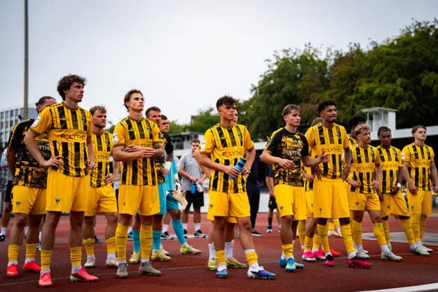 Die Mannschaft nach dem Unentschieden vor der Kurve SC Fortuna Koeln vs. Alemannia Aachen, Fussball, 3. Liga, 2. Spieltag, Saison 2026 2027, 15.08.2026 DFB REGULATIONS PROHIBIT ANY USE OF PHOTOGRAPHS AS IMAGE SEQUENCES AND OR QUASI-VIDEO SC Fortuna Koeln vs. Alemannia Aachen, Fussball, 3. Liga, 2. Spieltag, Saison 2026 2027, 15.08.2026 Koeln *** The team after the tie in front of the stands: SC Fortuna Cologne vs. Alemannia Aachen, soccer, 3rd Division, Matchday 2, 2026–2027 season, August 15, 2026 DFB regulations prohibit any use of photographs as image sequences and or quasi-video SC Fortuna Cologne vs. Alemannia Aachen, soccer, 3. Liga, Matchday 2, 2026–2027 season, August 15, 2026, Cologne Copyright: xEibner-Pressefoto J.xDerondeaux EP_JDU