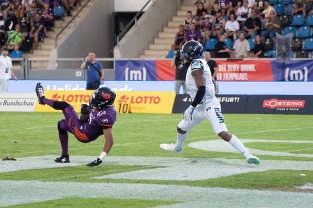 15.08.2026, xhfmx, American Football European Football Alliance EFA , Munich Ravens - Frankfurt Galaxy Jaylen Clay (Galaxy Frankfurt, 3) fängt fast den Ball in der eigenen Endzone zur Inception (DFL DFB REGULATIONS PROHIBIT ANY USE OF PHOTOGRAPHS as IMAGE SEQUENCES and or QUASI-VIDEO) Frankfurt *** August 15, 2026, xhfmx, American Football European Football Alliance (EFA), Munich Ravens, Frankfurt Galaxy, Jaylen Clay, Galaxy Frankfurt, 3 nearly catches the ball in his own end zone for an interception. DFL and DFB regulations prohibit any use of photographs as image sequences and or quasi-video. Frankfurt