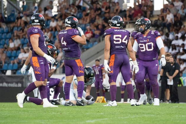 15.08.2026, xhfmx, American Football European Football Alliance EFA , Munich Ravens - Frankfurt Galaxy v.l. Toby Naylor (Galaxy Frankfurt, 4), Dominique Mambo (Galaxy Frankfurt, 54), Marc Anthony Hor (Galaxy Frankfurt, 90) (DFL DFB REGULATIONS PROHIBIT ANY USE OF PHOTOGRAPHS as IMAGE SEQUENCES and or QUASI-VIDEO) Frankfurt *** August 15, 2026, xhfmx, American Football European Football Alliance (EFA), Munich Ravens vs. Frankfurt Galaxy, Toby Naylor (Frankfurt Galaxy), 4, Dominique Mambo (Frankfurt Galaxy), 54, Marc Anthony Hor, Galaxy Frankfurt, 90. DFL and DFB regulations prohibit any use of photographs as image sequences and or quasi-video. Frankfurt