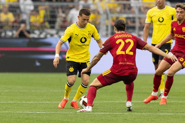 Dortmund, Germany, 15.08.26, Konstantinos Karetsas (Borussia Dortmund) und Mario Hermoso (AS Rom) im Zweikampf waehrend des Testspiels zwischen Borussia Dortmund - AS Rom im Signal Iduna Park in Dortmund. (Photo by Joachim Bywaletz) DFB DFL REGULATIONS PROHIBIT ANY USE OF PHOTOGRAPHS AS IMAGE SEQUENCES AND OR QUASI-VIDEO. *** Dortmund, Germany, August 15, 2026, Konstantinos Karetsas of Borussia Dortmund and Mario Hermoso of AS Roma in a duel during the friendly match between Borussia Dortmund and AS Roma at Signal Iduna Park in Dortmund. Photo by Joachim Bywaletz. DFB and DFL regulations prohibit any use of photographs as image sequences and or QUASI-VIDEO Copyright: JoachimxBywaletz xJB-Sportfoto