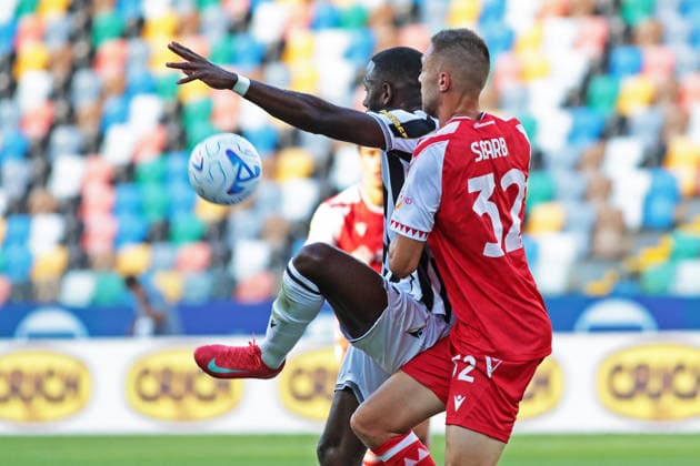 Udinese s Keinan Davis fights for the ball with Padova s Filippo sgarbi during the Coppa Italia between Udinese and Padova at the Bluenergy Stadium in Udine, north east Italy - Saturday, August 15,2026 - soccer  Copyright: xAndreaxBressanutti LaPressex
