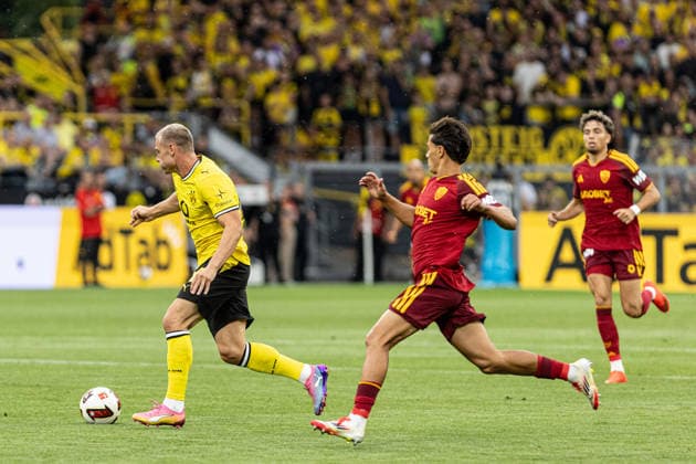 Testspiel, BVB-Saisoneröffnung 2026 27: Borussia Dortmund - AS Roma; 15.08.2026 Julian Ryerson (Borussia Dortmund, 26) Testspiel, BVB-Saisoneröffnung 2026 27: Borussia Dortmund - AS Roma; Signal Iduna Park, Dortmund; 15.08.2026 *** Friendly Match, BVB 2026–27 Season Opener: Borussia Dortmund vs. AS Roma, August 15, 2026, Julian Ryerson, Borussia Dortmund, 26, Friendly Match, BVB Season Opener 2026–27 Borussia Dortmund vs. AS Roma Signal Iduna Park, Dortmund August 15, 2026 Copyright: xBEAUTIFULxSPORTS Buriakovx