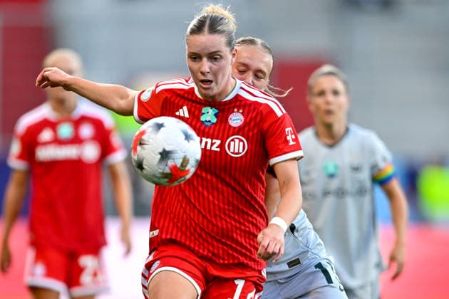 v.li.: Alara SEHITLER (FC Bayern Muenchen, FCB, 14) Weronika Arasniewicz (Wolfsburg, 15) im Zweikampf, Duell, duel, tackle, Dynamik, Action, Aktion, 15.08.2026, Ingolstadt (Deutschland), Fussball, Google Pixel Supercup, FC Bayern München - VfL Wolfsburg, DFB DFL REGULATIONS PROHIBIT ANY USE OF PHOTOGRAPHS AS IMAGE SEQUENCES AND OR QUASI-VIDEO. *** v li Alara SEHITLER FC Bayern Munich, FCB, 14 Weronika Arasniewicz Wolfsburg, 15 in a tackle, duel, tackle, dynamic, action, 15 08 2026, Ingolstadt, Germany, soccer, Google Pixel Super Cup, FC Bayern Munich vs. VfL Wolfsburg, DFB and DFL regulations prohibit any use of photographs as image sequences and or quasi-video xslx