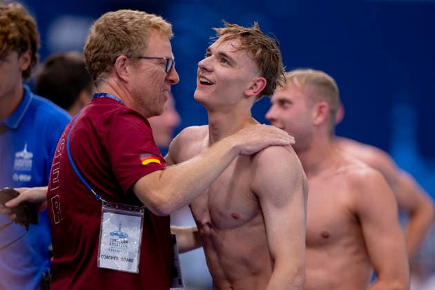 France, Paris, Centre Aquatique Olympique Metropole du Grand Paris, 15.08.2026, European Aquatics Championships, Day 16 - Final Session, Johannes Liebmann, SC Magdeburg und Trainer Bernd Berkhahn, Germany, Photo by Eibner Pressefoto Tino Henschel European Aquatics Championships, Day 16 - Final Session Paris *** France, Paris, Centre Aquatique Olympique Metropole du Grand Paris, August 15, 2026, European Aquatics Championships, Day 16 Final Session, Johannes Liebmann, SC Magdeburg, and Coach Bernd Berkhahn, Germany, Photo by Eibner Pressefoto Tino Henschel, European Aquatics Championships, Day 16 Final Session, Paris Copyright: xEibnerxPressefotox