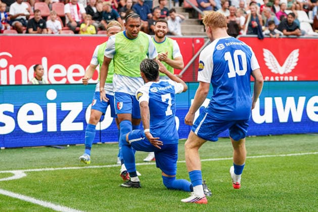 2026-8-15 FC Utrecht v AZ Alkmaar - Dutch Vriendenloterij Eredvisie UTRECHT, NETHERLANDS - AUGUST 15: Weslley Patati of AZ Alkmaar celebrates after scoring his teams second goal during the Dutch Vriendenloterij Eredvisie match between FC Utrecht and AZ Alkmaar at Stadion Galgenwaard on August 15, 2026 in Utrecht, Netherlands. Utrecht Stadion Galgenwaard Netherlands Content not available for redistribution in The Netherlands directly or indirectly through any third parties. Copyright: xAndrexWeeningx