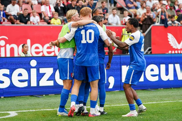 2026-8-15 FC Utrecht v AZ Alkmaar - Dutch Vriendenloterij Eredvisie UTRECHT, NETHERLANDS - AUGUST 15: Weslley Patati of AZ Alkmaar celebrates with teammates after scoring his teams second goal during the Dutch Vriendenloterij Eredvisie match between FC Utrecht and AZ Alkmaar at Stadion Galgenwaard on August 15, 2026 in Utrecht, Netherlands. Utrecht Stadion Galgenwaard Netherlands Content not available for redistribution in The Netherlands directly or indirectly through any third parties. Copyright: xAndrexWeeningx