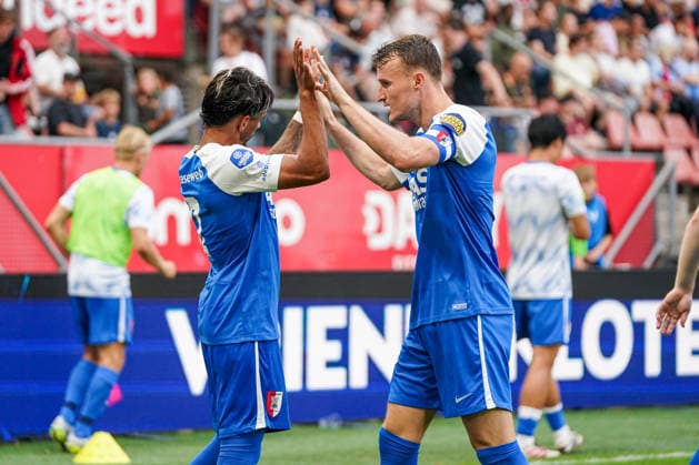 2026-8-15 FC Utrecht v AZ Alkmaar - Dutch Vriendenloterij Eredvisie UTRECHT, NETHERLANDS - AUGUST 15: Weslley Patati of AZ Alkmaar celebrates with teammates after scoring his teams second goal, Peer Koopmeiners of AZ Alkmaar during the Dutch Vriendenloterij Eredvisie match between FC Utrecht and AZ Alkmaar at Stadion Galgenwaard on August 15, 2026 in Utrecht, Netherlands. Utrecht Stadion Galgenwaard Netherlands Content not available for redistribution in The Netherlands directly or indirectly through any third parties. Copyright: xAndrexWeeningx