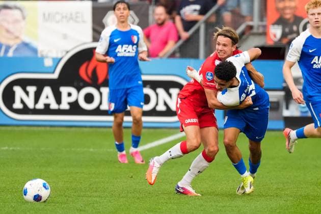 UTRECHT , 15-08-2026, Stadion Galgenwaard , season 2026 2027 , Dutch Eredivisie football , match between FC Utrecht and AZ, Picture shows FC Utrecht player Niklas Vesterlund and AZ player Ro-Zangelo Daal Utrecht - AZ  x205744964x Copyright:
