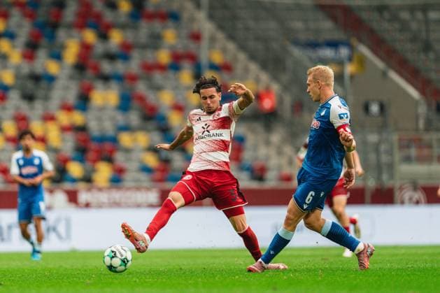 Anas Slimani (Fortuna Düsseldorf, 34) attakiert einen Pass von Valentin Laessig (TSG Hoffenheim II, 06), Zweikampf Fortuna Duesseldorf vs. TSG Hoffenheim II, Fussball, 3.Liga, 02.Spieltag, Saison 2026 27, 15.08.2026 DFL REGULATIONS PROHIBIT ANY USE OF PHOTOGRAPHS AS IMAGE SEQUENCES AND OR QUASI-VIDEO, Fortuna Duesseldorf vs. TSG Hoffenheim II, Fussball, 3.Liga, 2.Spieltag, Saison 2026 27, 15.08.2026 Düsseldorf *** Anas Slimani of Fortuna Düsseldorf, 34, goes for a pass from Valentin Laessig of TSG Hoffenheim II, 06; tackle during Fortuna Düsseldorf vs. TSG Hoffenheim II, soccer, 3. Liga, Matchday 02, 2026–27 season, August 15, 2026 DFL regulations prohibit any use of photographs as image sequences and or quasi-video, Fortuna Düsseldorf vs. TSG Hoffenheim II, soccer, 3. Liga, Matchday 2, 2026–27 Season, August 15, 2026, Düsseldorf Copyright: xEibner-Pressefoto LukasxBaldygax EP_LBA