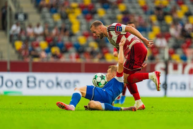 Valentin Laessig (TSG Hoffenheim II, 06) im Zweikampf mit Eric Hottmann (Fortuna Düsseldorf, 09) Fortuna Duesseldorf vs. TSG Hoffenheim II, Fussball, 3.Liga, 02.Spieltag, Saison 2026 27, 15.08.2026 DFL REGULATIONS PROHIBIT ANY USE OF PHOTOGRAPHS AS IMAGE SEQUENCES AND OR QUASI-VIDEO, Fortuna Duesseldorf vs. TSG Hoffenheim II, Fussball, 3.Liga, 2.Spieltag, Saison 2026 27, 15.08.2026 Düsseldorf *** Valentin Laessig (TSG Hoffenheim II, No. 06) in a tackle with Eric Hottmann (Fortuna Düsseldorf, No. 09), Fortuna Düsseldorf vs. TSG Hoffenheim II, Soccer, 3. Liga, Matchday 2, 2026–27 Season, August 15, 2026 DFL regulations prohibit any use of photographs as image sequences and or quasi-video, Fortuna Düsseldorf vs. TSG Hoffenheim II, soccer, 3. Liga, Matchday 2, 2026–27 Season, August 15, 2026, Düsseldorf Copyright: xEibner-Pressefoto LukasxBaldygax EP_LBA