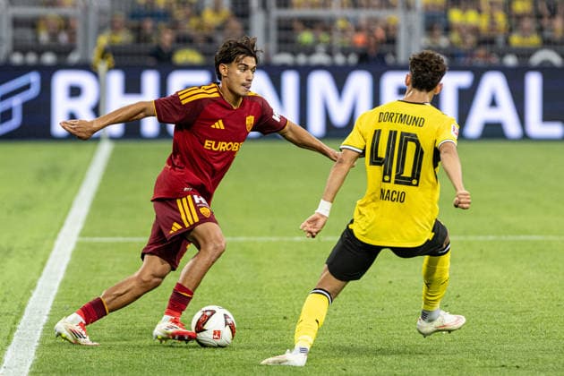 Testspiel, BVB-Saisoneröffnung 2026 27: Borussia Dortmund - AS Roma; 15.08.2026 Emanuele Lulli (AS Roma, 77), Samuele Inacio (Borussia Dortmund, 40) Testspiel, BVB-Saisoneröffnung 2026 27: Borussia Dortmund - AS Roma; Signal Iduna Park, Dortmund; 15.08.2026 *** Friendly Match, BVB 2026–27 Season Opener: Borussia Dortmund vs. AS Roma, August 15, 2026; Emanuele Lulli (AS Roma), 77, Samuele Inacio, Borussia Dortmund, 40 Friendly Match, BVB 2026–27 Season Opener: Borussia Dortmund vs. AS Roma, Signal Iduna Park, Dortmund, August 15, 2026 Copyright: xBEAUTIFULxSPORTS Buriakovx
