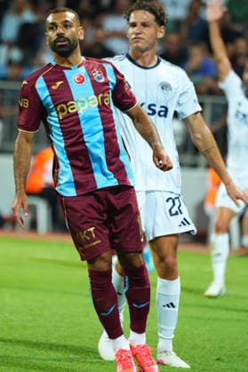ISTANBUL, TURKEY - AUGUST 15: Matei Cristian Ilie (R) of Kaimpasa and Mohamed Salah (L) of Trabzonspor during the Turkish Super League 2026 27 match between Kasimpasa SK and Trabzonspor at Recep Tayyip Erdogan Stadium on August 15, 2026 in Istanbul, Turkey. Istanbul Kasimpasa Turkey Copyright: xSeskimphotox Kasimpasa-Trabzonspor-1508 (168)