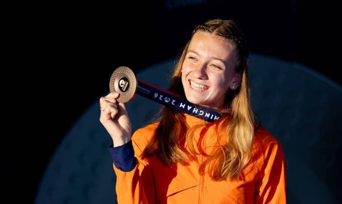 BIRMINGHAM - Femke Broeders-Bol with the bronze medal during the medal ceremony for the 800 meters on the sixth day of the European Athletics Championships. IRIS VAN DEN BROEK ANP xVIxANPxSportx xxANPxIVx 565551014 originalFilename: 565551014.jpg