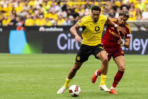 Testspiel, BVB-Saisoneröffnung 2026 27: Borussia Dortmund - AS Roma; 15.08.2026 Felix Nmecha (Borussia Dortmund, 8), Neil El Aynaoui (AS Roma, 8) Testspiel, BVB-Saisoneröffnung 2026 27: Borussia Dortmund - AS Roma; Signal Iduna Park, Dortmund; 15.08.2026 *** Friendly Match, BVB 2026–27 Season Opener: Borussia Dortmund vs. AS Roma, August 15, 2026; Felix Nmecha (Borussia Dortmund, 8), Neil El Aynaoui (AS Roma, 8); Friendly Match, BVB Season Opener 2026–27: Borussia Dortmund vs. AS Roma, Signal Iduna Park, Dortmund, August 15, 2026 Copyright: xBEAUTIFULxSPORTS Buriakovx
