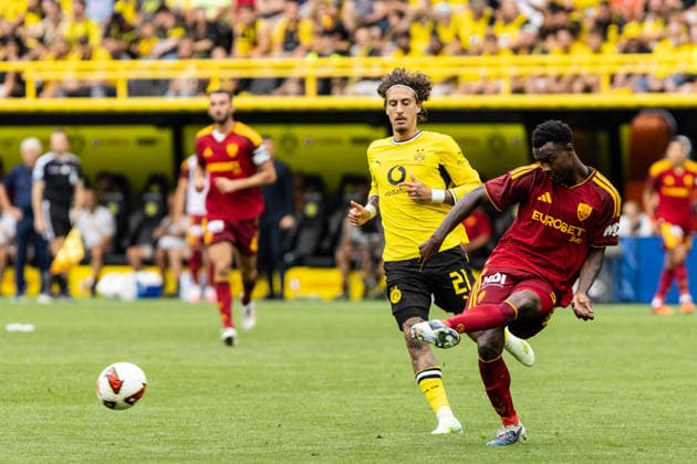 Testspiel, BVB-Saisoneröffnung 2026 27: Borussia Dortmund - AS Roma; 15.08.2026 Fabio Silva (Borussia Dortmund, 21), Evan Ndicka (AS Roma, 5) Testspiel, BVB-Saisoneröffnung 2026 27: Borussia Dortmund - AS Roma; Signal Iduna Park, Dortmund; 15.08.2026 *** Friendly Match, BVB 2026–27 Season Opener: Borussia Dortmund vs. AS Roma, August 15, 2026; Fabio Silva (Borussia Dortmund, 21), Evan Ndicka (AS Roma, 5); Friendly Match, BVB Season Opener 2026–27: Borussia Dortmund vs. AS Roma at Signal Iduna Park, Dortmund, August 15, 2026 Copyright: xBEAUTIFULxSPORTS Buriakovx