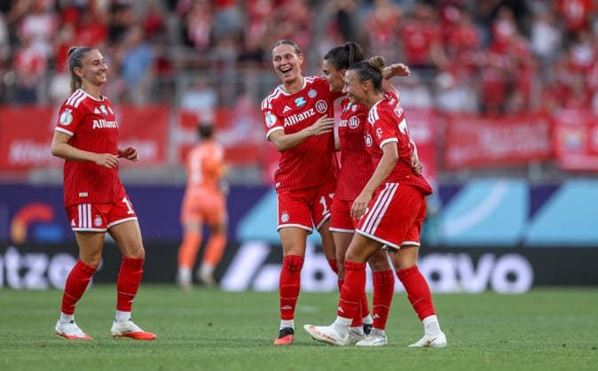 GER, Ingolstadt, Bayern München vs VfL Wolfsburg, DFB, Google Pixel Supercup der Frauen, Fussball, Spielzeit 2026 2027, Audi-Sportpark, Finale im Bild: Jovana DamnjanoviÄ‡ (FC Bayern München Frauen 9) erzielt das 1:0, Tor, Jubel und Freude, Emotionen mit Klara Bühl (FC Bayern München Frauen 17) DFB DFL REGULATIONS PROHIBIT ANY USE OF PHOTOGRAPHS AS IMAGE SEQUENCES AND OR QUASI-VIDEO, 15.08.2026 *** GER, Ingolstadt, Bayern Munich vs. VfL Wolfsburg, DFB, Google Pixel Women s Super Cup, Soccer, 2026–2027 Season, Audi Sportpark, Final in Pictures: Jovana Damnjanovic of FC Bayern Munich Women scores the 1–0 goal, Celebration and joy, emotions with Klara Bühl, FC Bayern Munich Women 17. DFB and DFL regulations prohibit any use of photographs as image sequences and or quasi-video. August 15, 2026 Copyright: HMBxMedia HendrikxHamelau