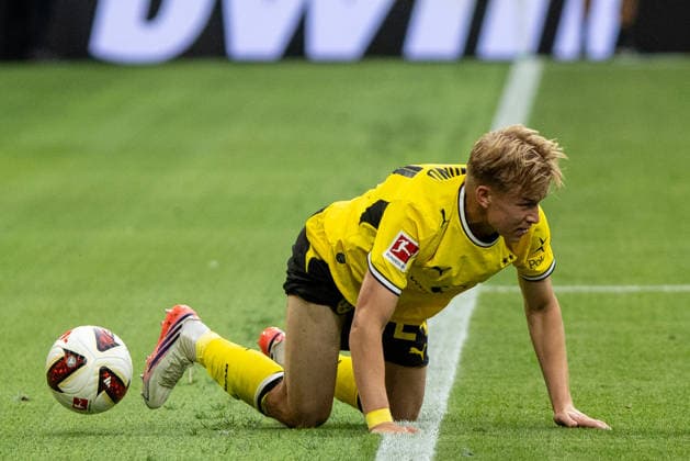 Testspiel, BVB-Saisoneröffnung 2026 27: Borussia Dortmund - AS Roma; 15.08.2026 Daniel Svensson (Borussia Dortmund, 24) Testspiel, BVB-Saisoneröffnung 2026 27: Borussia Dortmund - AS Roma; Signal Iduna Park, Dortmund; 15.08.2026 *** Friendly Match, BVB 2026–27 Season Opener: Borussia Dortmund vs. AS Roma, August 15, 2026; Daniel Svensson, Borussia Dortmund, 24; Friendly Match, BVB Season Opener 2026–27 Borussia Dortmund vs. AS Roma Signal Iduna Park, Dortmund August 15, 2026 Copyright: xBEAUTIFULxSPORTS Buriakovx