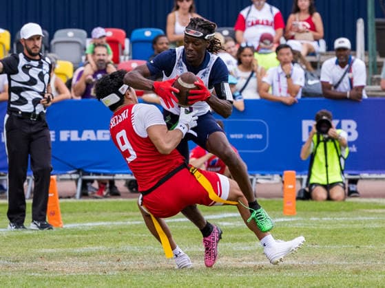 9 HARUKI SUZUKI ( DB WR ) Team Japan Men tackle 13 Velton Brown Jr (WR DB) Team USA Men Team Japan Men vs Team USA Men, Flag Football , IFAF, WM, 2026, 13.08-16.08.26, Düsseldorf Flag Football Komplex Düsseldor Germany Copyright: xPFA ChristopherxMettkenx