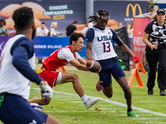13 Velton Brown Jr (WR DB) Team USA Men run with the ball. A tackle from 24 KENTO NISHIDA ( DB WR ) Team Japan Men Team Japan Men vs Team USA Men, Flag Football , IFAF, WM, 2026, 13.08-16.08.26, Düsseldorf Flag Football Komplex Düsseldor Germany Copyright: xPFA ChristopherxMettkenx
