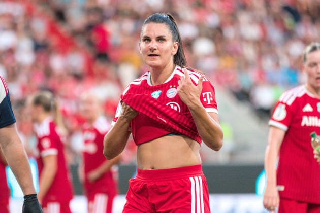 15.08.2026 Fußball Frauen 2026 2027 Google Pixel Supercup der Frauen FC Bayern München - VfL Wolfsburg Audi Sportpark Ingolstadt Jovana Damnjanovic (München, 9, rot). Ingolstadt Bayern Deutschland *** August 15, 2026 Women s Soccer 2026 2027 Google Pixel Women s Super Cup FC Bayern Munich VfL Wolfsburg Audi Sportpark Ingolstadt Jovana Damnjanovic Munich, 9, red Ingolstadt Bavaria Germany