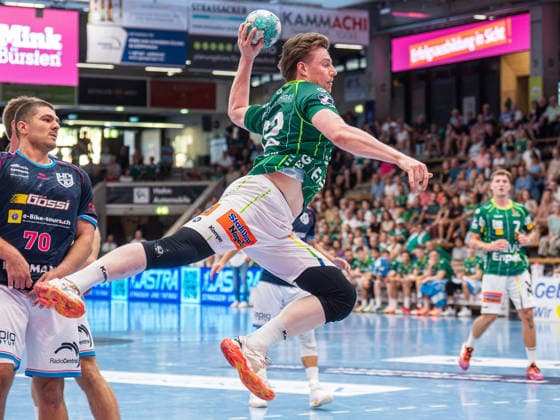 Erik Persson (Frisch Auf Goeppingen, 22) kommt frei zum Wurf, Frisch Auf Goeppingen vs. HC Kriens-Luzern, Handball, Players Night, Herren, Spielzeit 2026 2027, 15.08.2026, Frisch Auf Goeppingen vs. HC Kriens-Luzern, Handball, Players Night, Herren, Spielzeit 2026 2027, 15.08.2026 Goeppingen *** Erik Persson of Frisch Auf Göppingen, No. 22, gets a clear shot on goal; Frisch Auf Göppingen vs. HC Kriens Lucerne, Handball, Players Night, Men s, 2026–2027 Season, August 15, 2026, Frisch Auf Goeppingen vs. HC Kriens Luzern, Handball, Players Night, Men’s, 2026–2027 Season, August 15, 2026, Goeppingen Copyright: xEibner-Pressefoto MichaelxSchmidx EP_MST