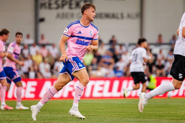 Ben Schlicke (MSV Duisburg, 40) GER, SC Verl vs. MSV Duisburg, Fussball, 3. Liga, 2. Spieltag, Spielzeit 2026 2027, 15.08.2026 DFL Regulations prohibit any use of photographers as image sequences and or quasi-video. GER, SC Verl vs. MSV Duisburg, Fussball, 3. Liga, 2. Spieltag, Spielzeit 2026 2027, 15.08.2026 Verl *** Ben Schlicke, MSV Duisburg, 40 GER, SC Verl vs. MSV Duisburg, Soccer, 3rd Division, Matchday 2, 2026–2027 Season, August 15, 2026 DFL regulations prohibit any use of photographs as image sequences and or quasi-video GER, SC Verl vs. MSV Duisburg, Soccer, 3rd Division, Matchday 2, 2026–2027 season, August 15, 2026, Verl Copyright: xEibner-Pressefoto JanxRollingerx EP_JSK