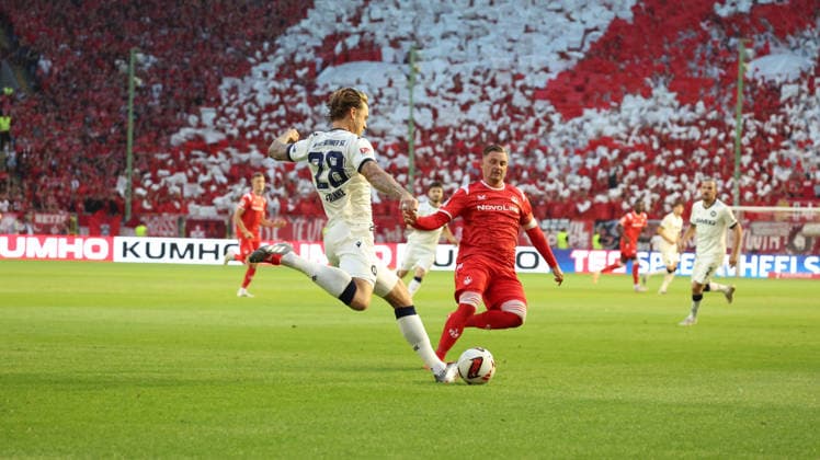 15.08.2026, xrekx, Fussball 2.Bundesliga, 1.FC Kaiserslautern - Karlsruher SC v.l. Marcel Franke (Karlsruher SC) Marlon Ritter (1.FC Kaiserslautern) Zweikampf, Aktion, action, battle for the ball (DFL DFB REGULATIONS PROHIBIT ANY USE OF PHOTOGRAPHS as IMAGE SEQUENCES and or QUASI-VIDEO) Kaiserslautern *** August 15, 2026, xrekx, Soccer 2. Bundesliga, 1. FC Kaiserslautern vs. Karlsruher SC, Marcel Franke (Karlsruher SC) vs. Marlon Ritter (1. FC Kaiserslautern), tackle, action, battle for the ball DFL DFB REGULATIONS PROHIBIT ANY USE OF PHOTOGRAPHS as IMAGE SEQUENCES and or QUASI-VIDEO Kaiserslautern