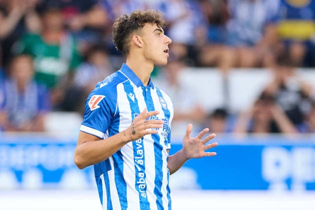 August 15, 2026, Vitoria, Alaba, Spain: Angel Perez of Deportivo Alaves reacts during the LaLiga EA Sports match between Deportivo Alaves and Getafe CF at Mendizorrotza on August 15, 2026, in Vitoria, Spain. Vitoria Spain - ZUMAa181 20260815_zaa_a181_020 Copyright: xRicardoxLarreinax