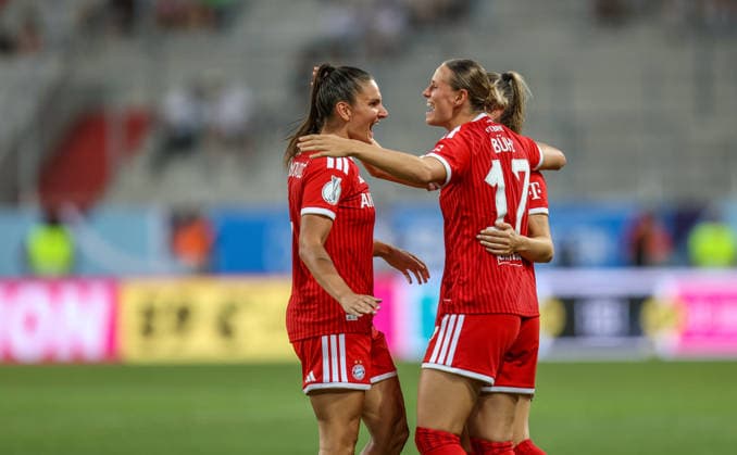 GER, Ingolstadt, Bayern München vs VfL Wolfsburg, DFB, Google Pixel Supercup der Frauen, Fussball, Spielzeit 2026 2027, Audi-Sportpark, Finale im Bild: Klara Bühl (FC Bayern München Frauen 17) erzielt das Tor zum 3:0, Tor, Jubel und Freude, Emotionen mit Jovana DamnjanoviÄ‡ (FC Bayern München Frauen 9) DFB DFL REGULATIONS PROHIBIT ANY USE OF PHOTOGRAPHS AS IMAGE SEQUENCES AND OR QUASI-VIDEO, 15.08.2026 *** GER, Ingolstadt, Bayern Munich vs. VfL Wolfsburg, DFB, Google Pixel Women s Super Cup, soccer, 2026–2027 season, Audi Sportpark, Final Highlights: Klara Bühl of FC Bayern Munich Women’s Team 17 scores the goal to make it 3–0; goal, celebration, and joy; emotions with Jovana Damnjanovic FC Bayern Munich Women’s 9 DFB DFL REGULATIONS PROHIBIT ANY USE OF PHOTOGRAPHS AS IMAGE SEQUENCES AND OR QUASI-VIDEO, August 15, 2026 Copyright: HMBxMedia HendrikxHamelau