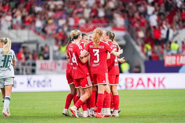 Spielerinnen des FC Bayern Muenchen jubel nach dem Tor von Klara Buehl (FC Bayern Muenchen, 17), FC Bayern München vs. VfL Wolfsburg, Fussball, Google Pixel Supercup der Frauen, , Saison 2026 2027, 14.08.2026, FC Bayern München vs. VfL Wolfsburg, Fussball, Google Pixel Supercup der Frauen, , Saison 2026 2027, 14.08.2026 Ingolstadt *** FC Bayern Munich players celebrate after Klara Buehl s goal, FC Bayern Munich, 17, FC Bayern Munich vs. VfL Wolfsburg, soccer, Google Pixel Women s Super Cup, , 2026–2027 season, August 14, 2026, FC Bayern Munich vs. VfL Wolfsburg, soccer, Google Pixel Women’s Super Cup, , 2026–2027 season, August 14, 2026, Ingolstadt Copyright: xEibner-Pressefoto ChristianxLangx EP_CLG