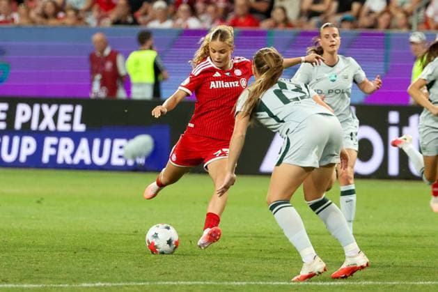 Sophie Proost 25 (FC Bayern Muenchen Frauen) schiesst gefaehrlich aufs Tor bei ihrer ersten Aktion nach der Einwechslung, FC Bayern Muenchen Frauen vs. VfL Wolfsburg Frauen, Fussball, Frauen, Google Pixel Supercup 2026, Saison 2026 2027, 15.08.2026 DFB regulations prohibit any use of photographs as image sequences and or quasi-video Ingolstadt Bayern Deutschland *** Sophie Proost, 25, of FC Bayern Munich Women, takes a dangerous shot on goal in her first play after coming on as a substitute, FC Bayern Munich Women vs. VfL Wolfsburg Women, Soccer, Women s Soccer, Google Pixel Super Cup 2026, 2026–2027 Season, August 15, 2026. DFB regulations prohibit any use of photographs as image sequences and or quasi-video. Ingolstadt, Bavaria, Germany Copyright: xkolbert-press MartinxAgüerax
