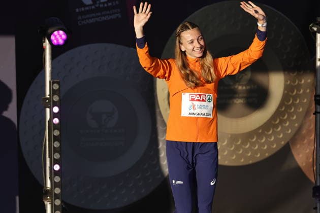 UK: 27th European Athletics Championships - Birmingham 2026, 15 August 2026 BIRMINGHAM, ENGLAND: August 15: Femke Broeders-Bol of Netherlands in the medal ceremony of the Women™s 800m during day five of the 27th European Athletics Championships at Alexander Stadium on August 15 2026 Photo by Ben Booth SportPix SIPA USA Birmingham Alexander Stadium West Midlands England Copyright: xBenxBoothx