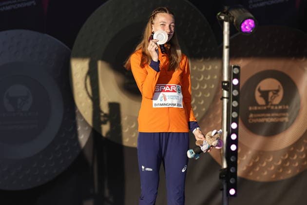 UK: 27th European Athletics Championships - Birmingham 2026, 15 August 2026 BIRMINGHAM, ENGLAND: August 15: Femke Broeders-Bol of Netherlands in the medal ceremony of the Women™s 800m during day five of the 27th European Athletics Championships at Alexander Stadium on August 15 2026 Photo by Ben Booth SportPix SIPA USA Birmingham Alexander Stadium West Midlands England Copyright: xBenxBoothx