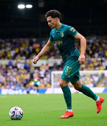 Leeds United v FC Augsburg Pre-Season Friendly FC Augsburg s Fabian Rieder in possession during the Pre-Season Friendly match at Elland Road, Leeds 15 08 2026 UK Newspapers OUT Copyright: xChrisxNuttonx FIL-23780-0047