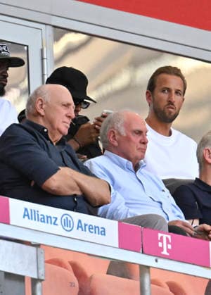 auf der Tribuene Harry Kane FC Bayern Muenchen FCB (09) Uli Hoeneß Hoeness Ehrenpraesident Aufsichtsrat FC Bayern Muenchen FCB Dieter Hoeness FC Bayern Muenchen FCB vs RB Leipzig RBL Telekom Cup 15.08.2026 DFL REGULATIONS PROHIBIT ANY USE OF PHOTOGRAPHS AS IMAGE SEQUENCES AND OR QUASI-VIDEO FC Bayern Muenchen FCB vs RB Leipzig RBL *** In the stands: Harry Kane, FC Bayern Munich (FCB) 09, Uli Hoeneß, Hoeneß, Honorary President, Supervisory Board, FC Bayern Munich (FCB), Dieter Hoeneß, FC Bayern Munich (FCB) vs. RB Leipzig (RBL), Telekom Cup, August 15, 2026. DFL REGULATIONS PROHIBITANY USE OF PHOTOGRAPHS AS IMAGE SEQUENCES AND OR QUASI-VIDEO FC Bayern Munich FCB vs. RB Leipzig RBL