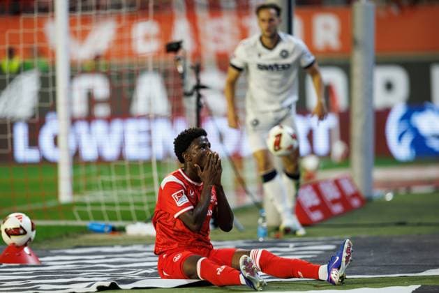 Ibrahim Kanate (1.FC Kaiserslautern), Trauer, enttaeuscht, Emotionen 1.FC Kaiserslautern vs Karlsruher SC, Fussball, 2. Bundesliga, 02. Spieltag, Saison 2026 2027, 15.08.2026 1.FC Kaiserslautern vs Karlsruher SC, Fussball, 2. Bundesliga, 02. Spieltag, Saison 2026 2027, 15.08.2026 *** Ibrahim Kanate, 1. FC Kaiserslautern, grief, disappointment, emotions; 1. FC Kaiserslautern vs. Karlsruher SC, soccer, 2. Bundesliga, Matchday 2, 2026–2027 season, August 15, 2026, 1 FC Kaiserslautern vs. Karlsruher SC, soccer, 2. Bundesliga, Matchday 2, 2026–2027 season, August 15, 2026 Copyright: xEibnerxPressefotox EP_ANS